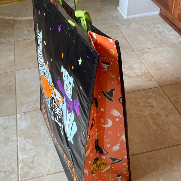 NWT Happy “Howloween” tote bag. Dogs in costume graphics. - Picture 2 of 3